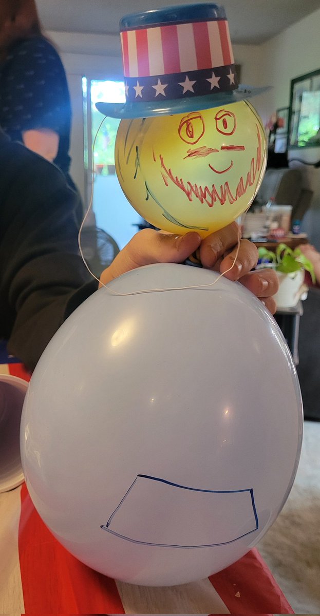 kuwakola22's tweet photo. Happy 4th of July @CaseOh__ and fans of CaseOh!!! My daughter made a balloon CaseOh ^_^ #CASEOH #caseoh_ @caseohs_mom https://t.co/UuFJj7Waw9
