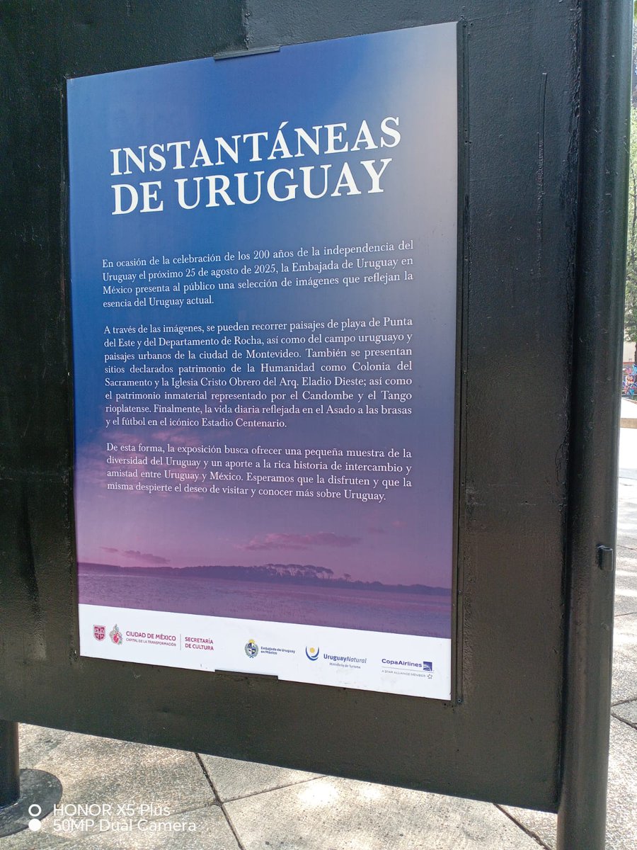OnesisBP's tweet image. En representación de @EmbaCuMex acompañamos a la Embajada de Uruguay en 🇲🇽 en la exposición 📸 " Instantáneas de Uruguay", actividad que forma parte del Programa de celebraciones por los 200 años de la independencia de ese país.