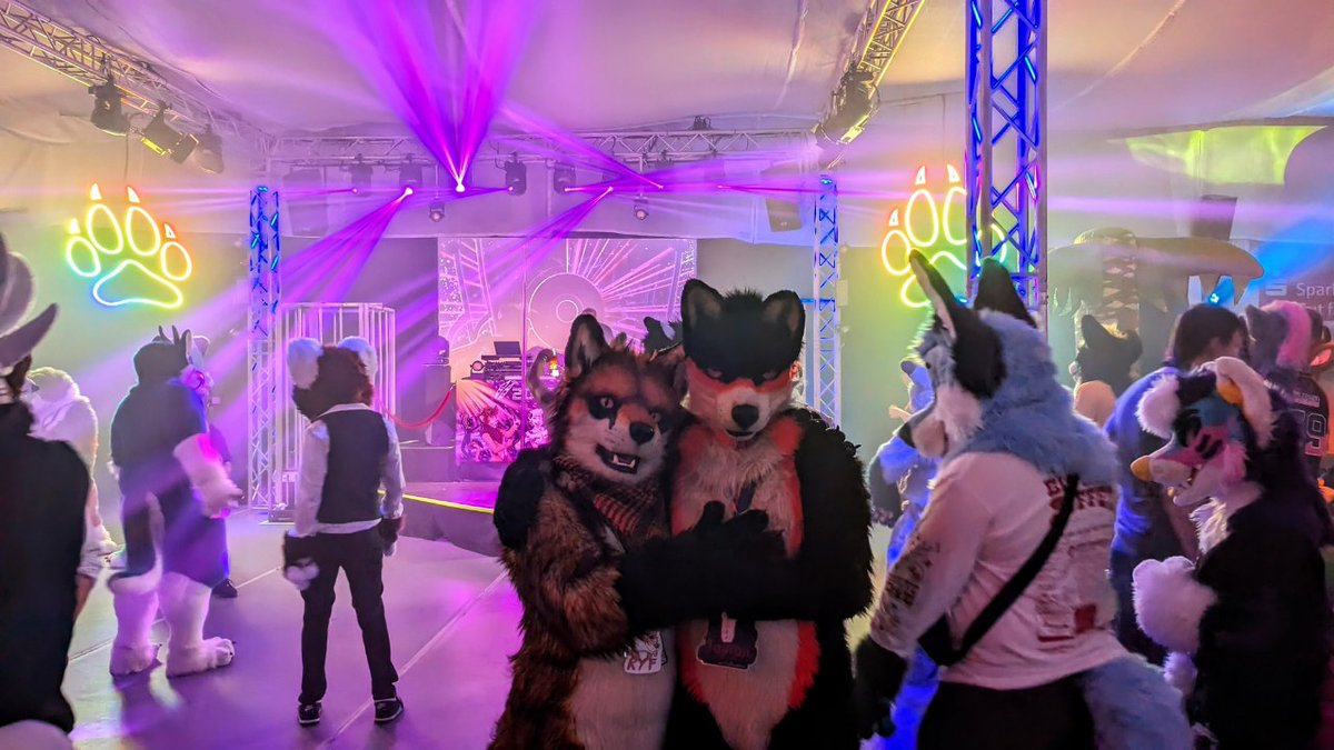 Tayron Blackwolf (@tayronblackwolf) on Twitter photo Happy #FursuitFriday :3 (a bit late xD)
Long Time Not more Posting this uwu
The Time Running fast :o
Ort: 2 Dance
Foto von:
<a href="/FlurryFlecky/">FlurryFlecky 🔜 @NFC, @Furciety</a>
Suitmaker from me:
<a href="/DireCreatures/">DireCreatures</a> Happy #FursuitFriday :3 (a bit late xD)
Long Time Not more Posting this uwu
The Time Running fast :o
Ort: 2 Dance
Foto von:
<a href="/FlurryFlecky/">FlurryFlecky 🔜 @NFC, @Furciety</a>
Suitmaker from me:
<a href="/DireCreatures/">DireCreatures</a>