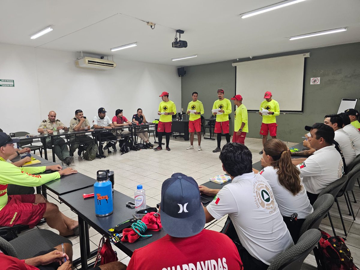 👨‍🚒🌊 4 elementos de esta UEPCBJ participan en la capacitación “Rescate en Aguas Rápidas” en Colima, impartida por GEDISA.

Gracias a la invitación de <a href="/PC_Colima/">Protección Civil Estatal Colima</a>, se fortalecen habilidades para atender emergencias en cuerpos de agua en movimiento.