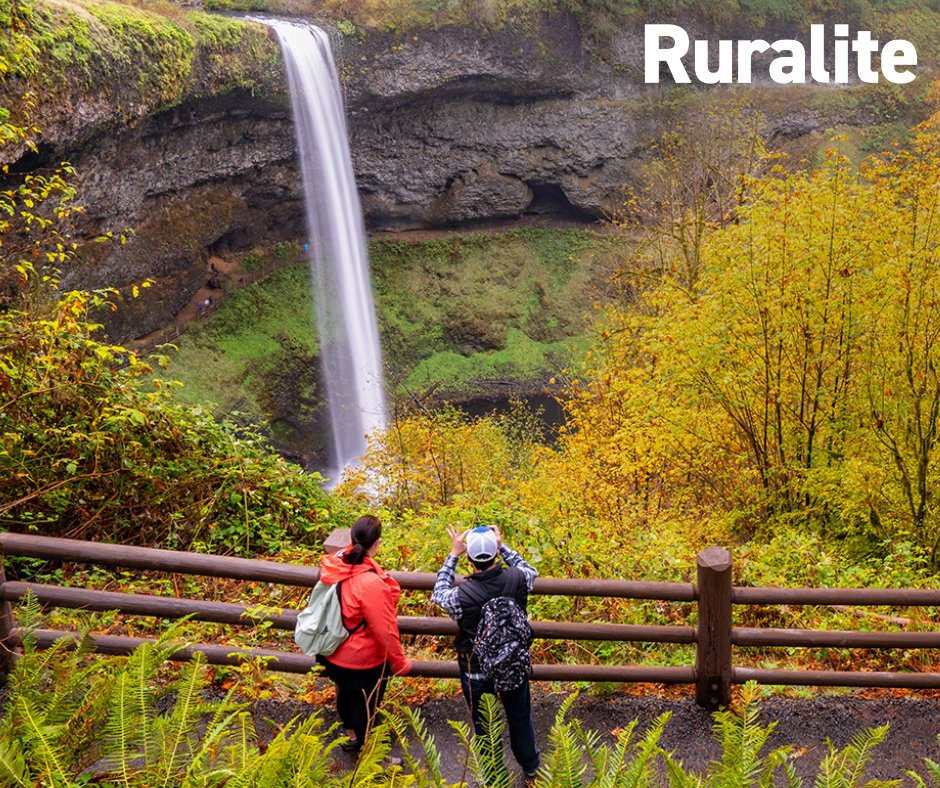 First opened in 1933, Silver Falls State Park is renowned for its trails offering stunning views! They even wind behind four waterfalls, providing a unique angle of the falls. Plan your next visit:  
ruralite.com/walk-behind-an…