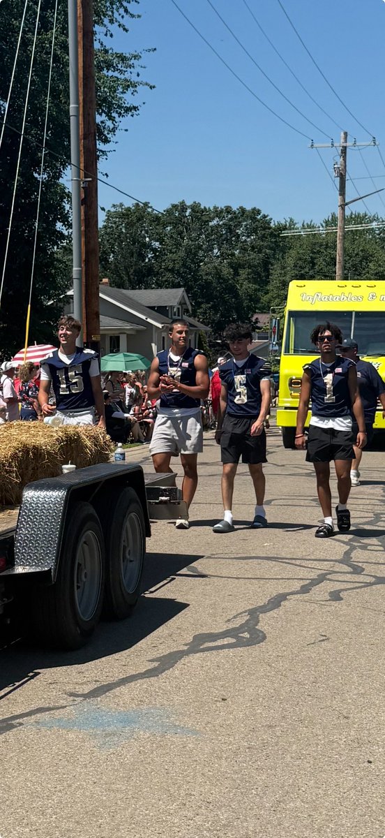 CoachJoelWMSTV's tweet image. My guys @Spike2litt @_Cavinnn @KadenHines715 representing @TeaysVikings today in the Ashville 4th of July Parade! #FearTheHorns