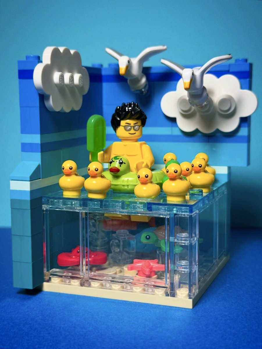 green_cheeeese's tweet photo. 別角度から。水辺の動物パーツが使いたくてクリスマスの時期なのにこんなハビタット作りました（結果的に季節にぴったりのものになりました 笑）。 https://t.co/SaN676tPKq
