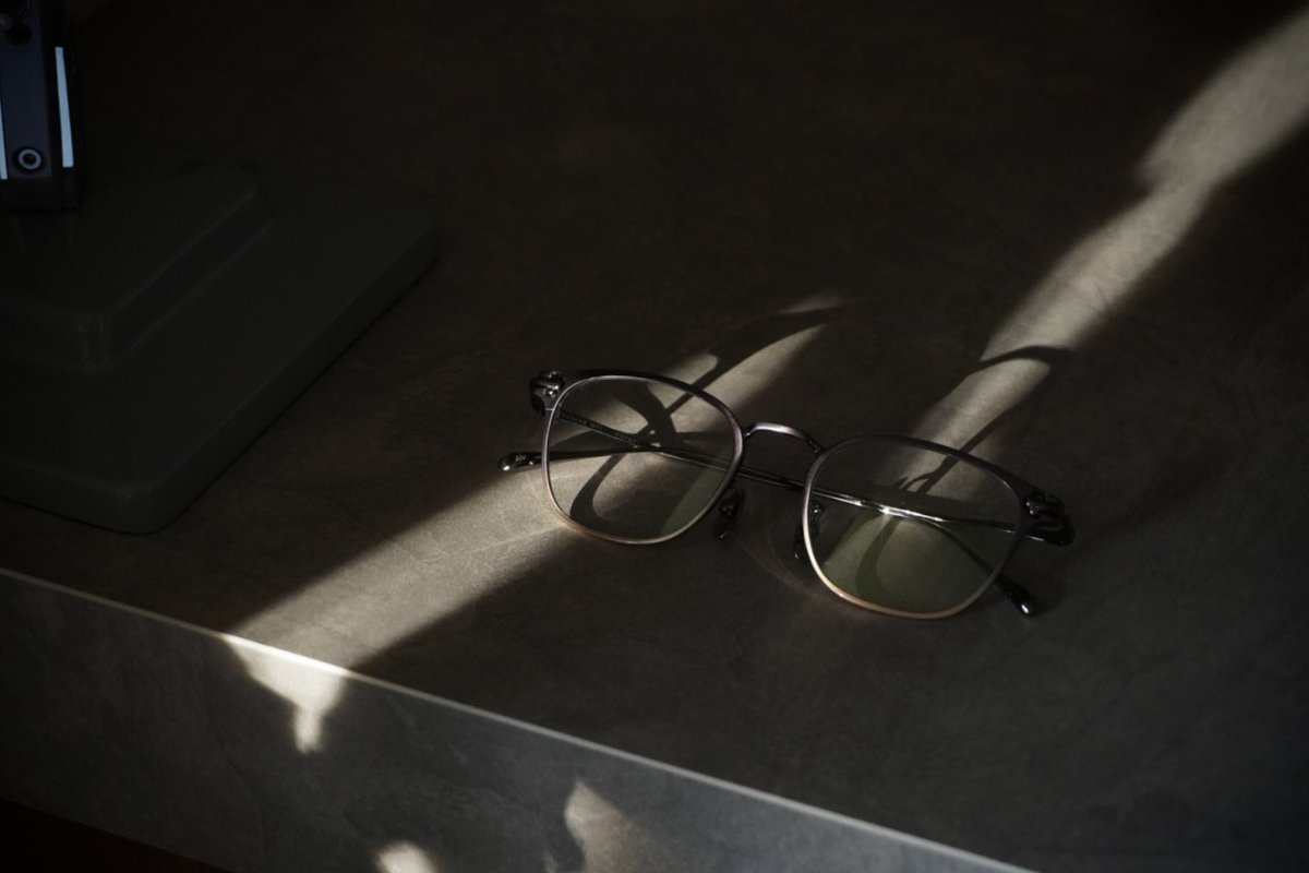 【 ブランド初のアップデートモデル 】

TAYLOR WITH RESPECT 
︎ 
model : sole 2 (ソル2)
col.09 Gray &amp; Gold Gradation

全国の正規取扱店にて販売中。

#TAYLORWITHRESPECT
#テイラーウィズリスペクト