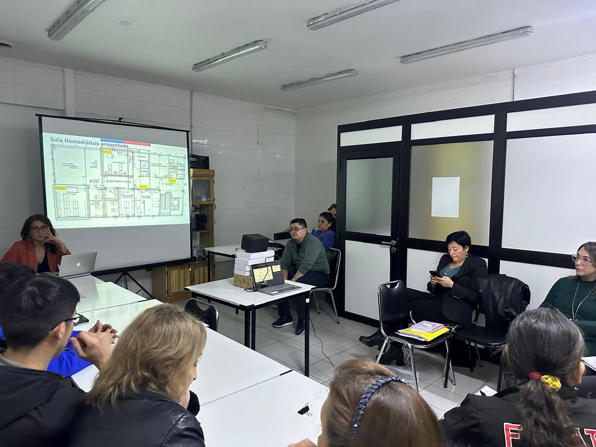 SaludMagallanes's tweet photo. 🔴 Hoy en reunión #Multigremial directora Verónica Yáñez,  junto a equipo técnico, informo a representantes Asociaciones Funcionarios #ASENF #FENTESS #FENPRUSS  #FENATS sobre estado de avance Proyecto de Diálisis #Porvenir, gestiones realizadas a la fecha y proyecciones futuras. https://t.co/Kl3sCHkuVe