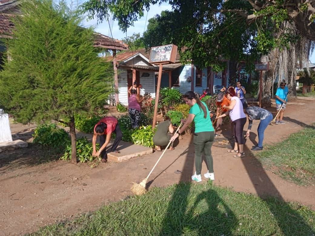 DME1roEnero's tweet photo. #FidelPorSiempre "Cada minuto de la vida nos enseña siempre algo, cada día, así, con la Revolución, vamos aprendiendo todos". Educadores en #1roDeEneroDeVictorias estamos en 26 #LaLuchaNoHaCesado @CalderonPineiro @CubaMined @yamila_padron @MtnezIc https://t.co/JK2N9HPcLi