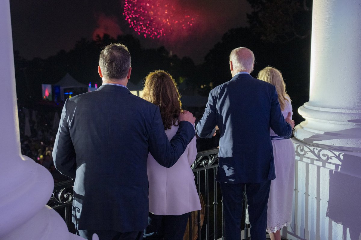 Kamala cropping Joe out is very symbolic