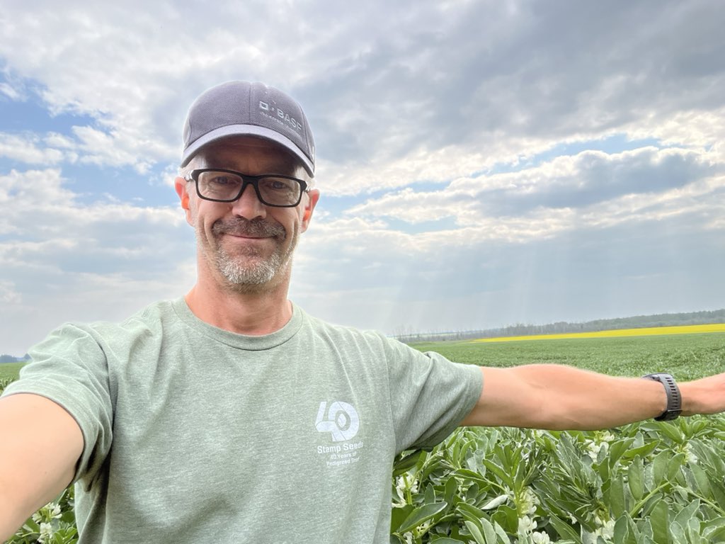 Shane Strydhorst 🧢 (@sstrydhorst) on Twitter photo Well, it’s not corn, and I’m not real tall, but I am standing up straight. And I’ll take Faba beans that are armpit high on the 4th of July anytime😎!
#cdnag <a href="/pulsecanada/">Pulse Canada</a> Well, it’s not corn, and I’m not real tall, but I am standing up straight. And I’ll take Faba beans that are armpit high on the 4th of July anytime😎!
#cdnag <a href="/pulsecanada/">Pulse Canada</a>