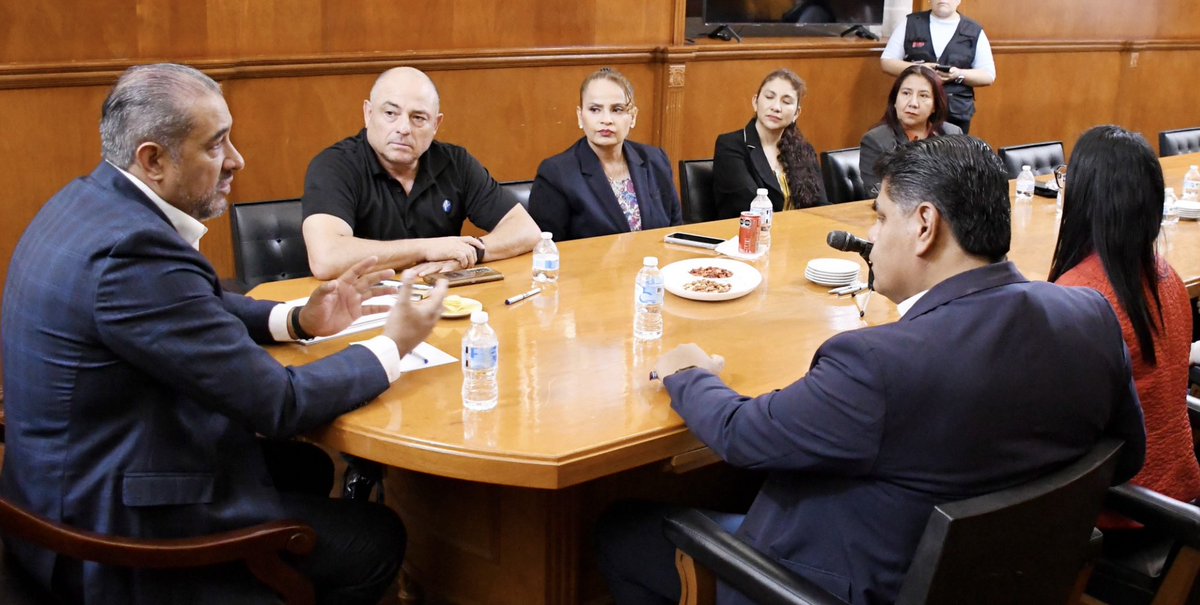 #UJEDInforma La #UJED, a través de la #FAEOUJED, reafirma su compromiso con la formación integral en #Ciencias de la #Salud al firmar un convenio con #MedicPlus para implementar expedientes electrónicos y fortalecer el desarrollo profesional del estudiantado. #IdentidadUJED