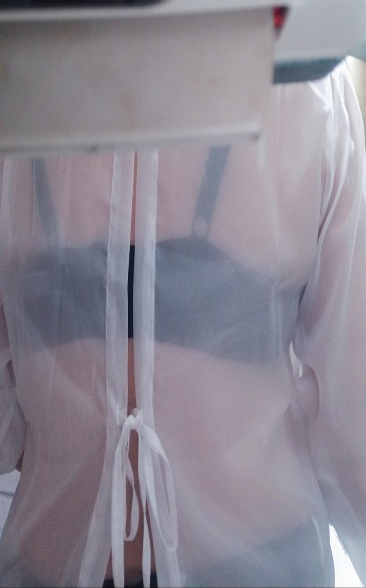 그 선릉텔거리
롱드레스로 갈아입고
텔나와서..

돔성향 강한 러버분
꼭 주인님이라 부르란다.

^주인님..주인님!
간만에 딥쓰롯 원없이 했다.
거기에 후까시도.

이렇게 ㅇㄹ 잘하는년
처음 봤단다!

소맥 각일병으로
애교 암캐지수 급상승한
하루다.