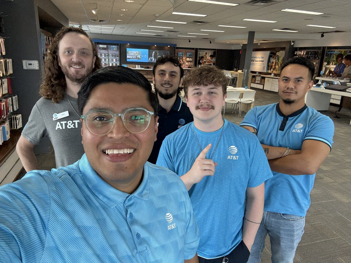 Happy 4th of July from Gunnarrel! Great visit with our ARSM Javier today! 💪 #att #lifeatatt #AT&amp;T