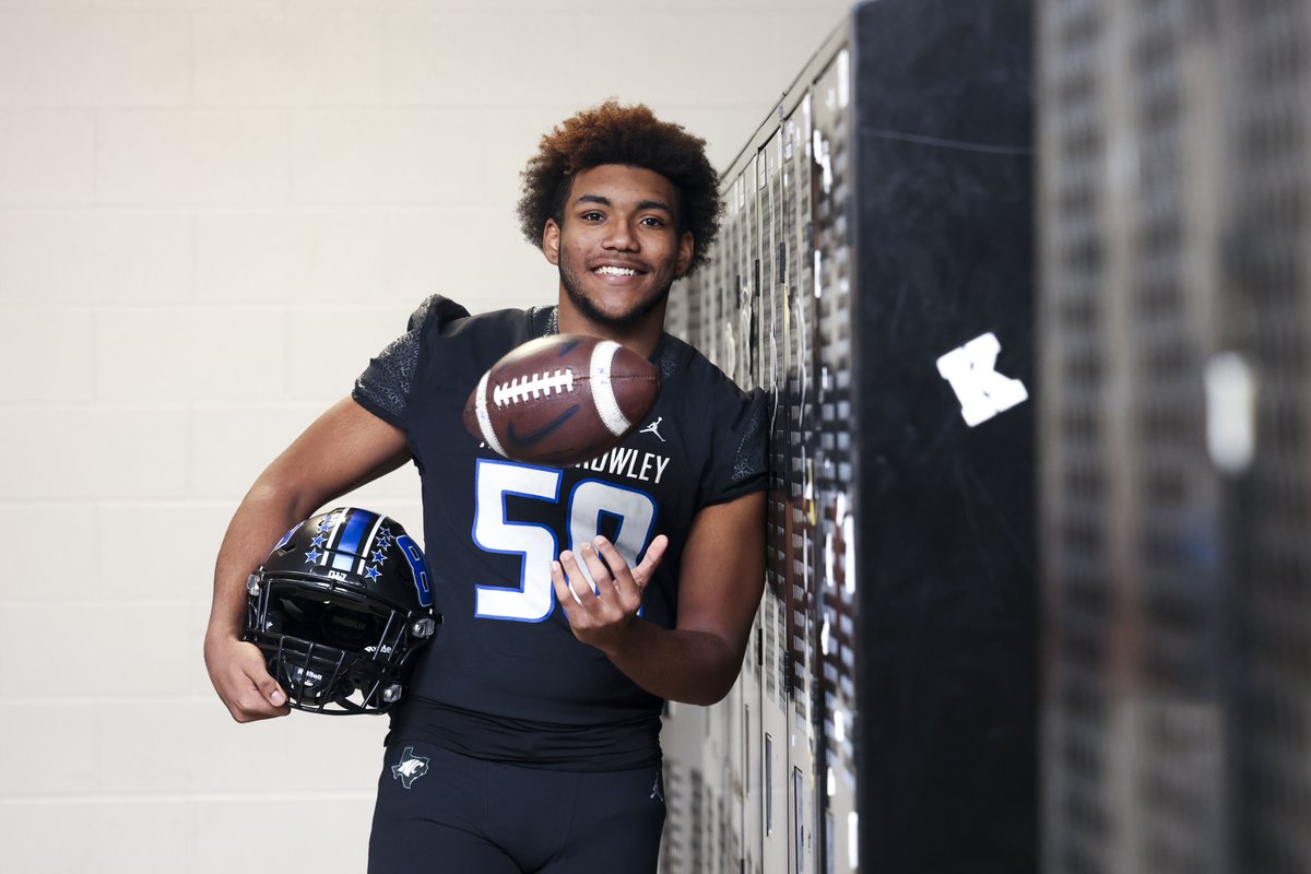 SportsDayHS (@sportsdayhs) on Twitter photo North Crowley’s John Turntine III, the No. 1 recruit in the Dallas area, commits to Texas🤘
#TXHSFB #HookEm
Read more from <a href="/DMNGregRiddle/">Greg Riddle</a>: dallasnews.com/high-school-sp… North Crowley’s John Turntine III, the No. 1 recruit in the Dallas area, commits to Texas🤘
#TXHSFB #HookEm
Read more from <a href="/DMNGregRiddle/">Greg Riddle</a>: dallasnews.com/high-school-sp…