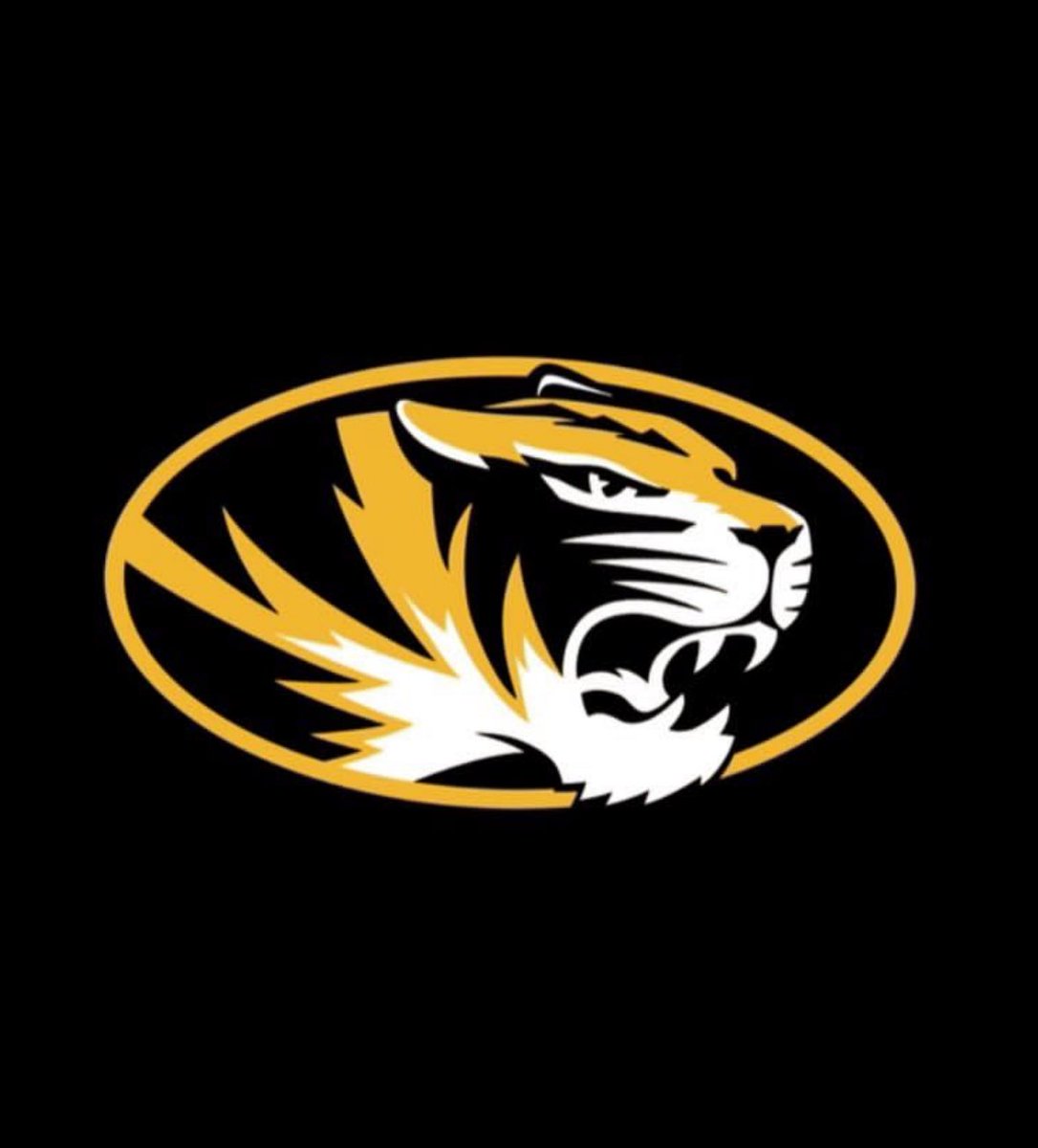 Braylon_Clark3's tweet image. I’m blessed to receive an offer from @MizzouFootball . Thank you @CoachDrinkwitz @CoachDNic and @NastyWideOuts
#HUMBLED&HONORED
#FULLBORE
@On3Recruits
@RivalsFriedman
@HighSchoolOT
@PrepRedzoneNC
@247recruiting
@nchssportspage
@CCDSFootball