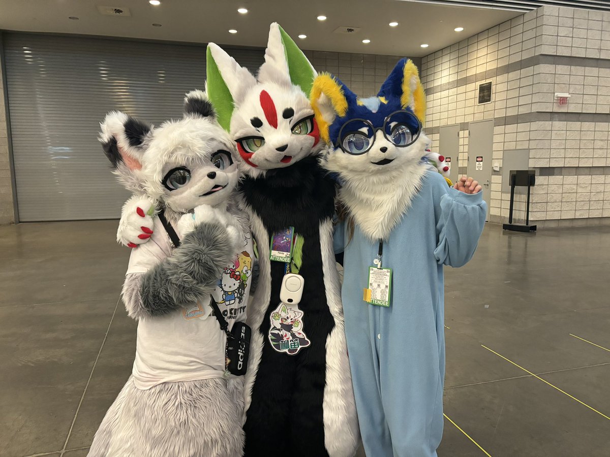 Havinf a great time at AC! <a href="/mr_sylveon_/">Panda & 柳笛 & 拉法尔 ➡️ AC!</a>  , <a href="/superkoomer/">Takuma</a> , and I all got hot pot and Korean BBQ together!