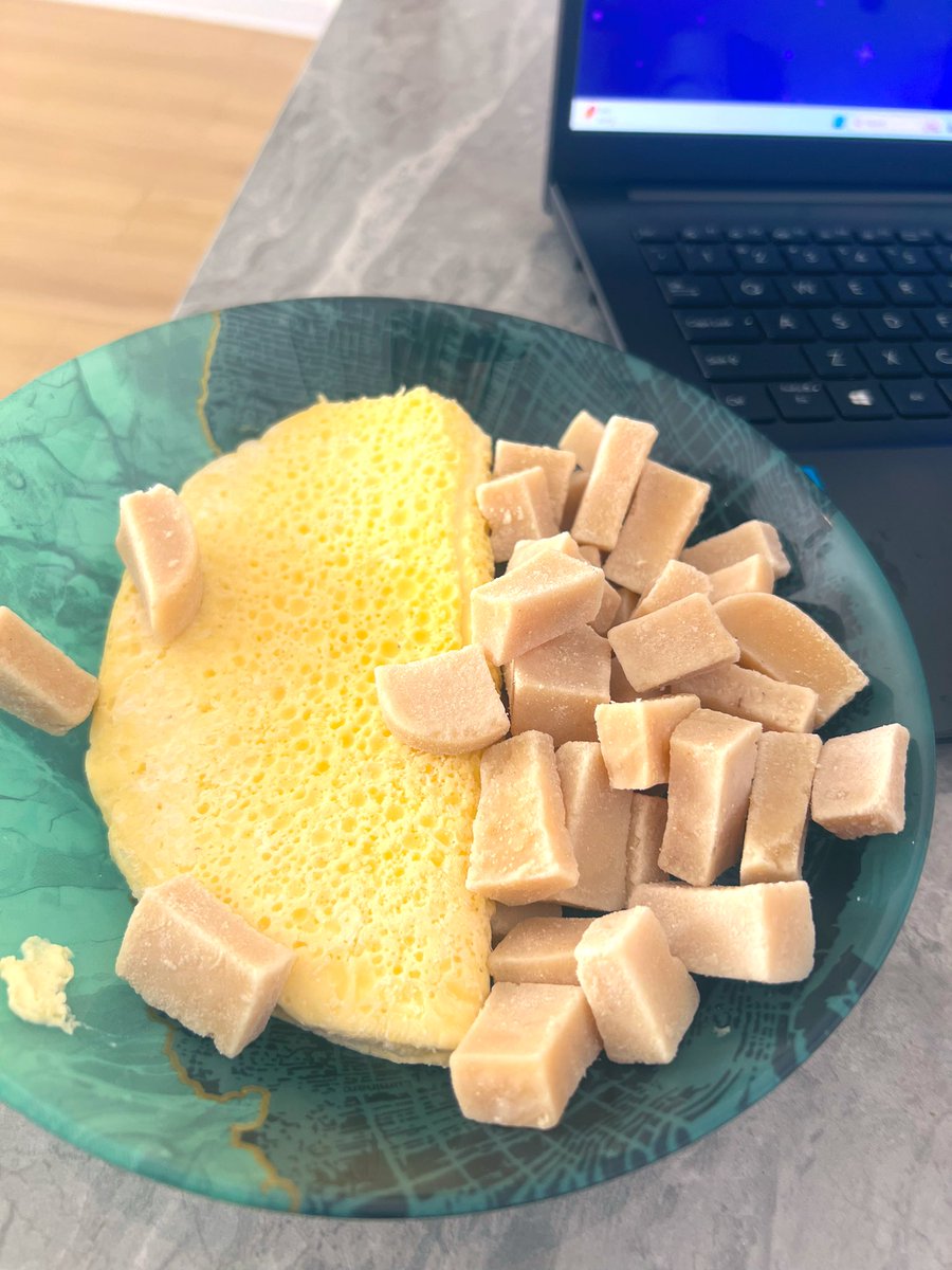 Ааруул нь бүүр гоё ямар ч хольцгүй үнээний ааруул ийм гоё 🥰🥰