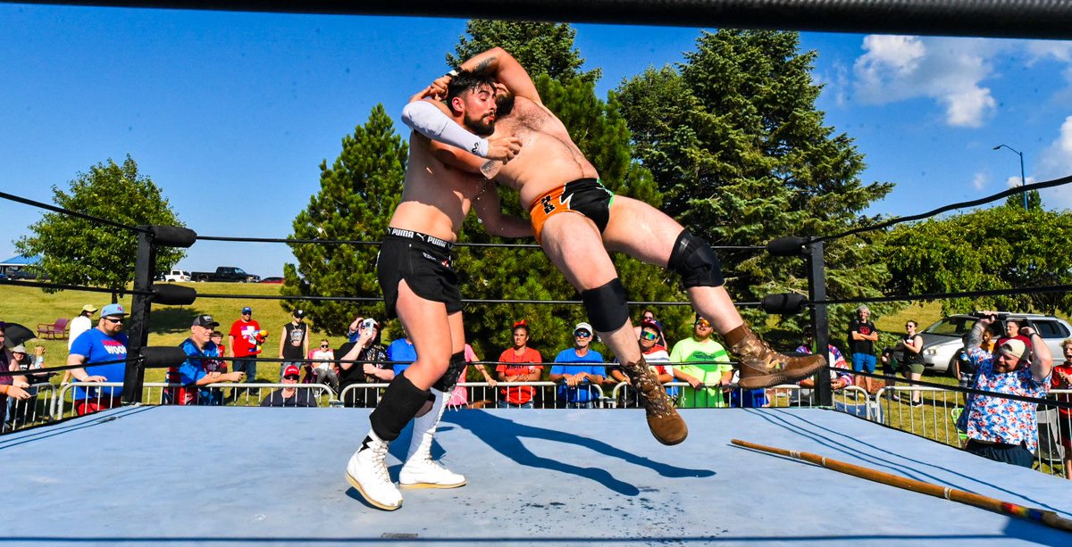 cdye56's tweet image. Can’t have a @CEWlive Live on the 4th of July show without a @JaredThumb stunner!!