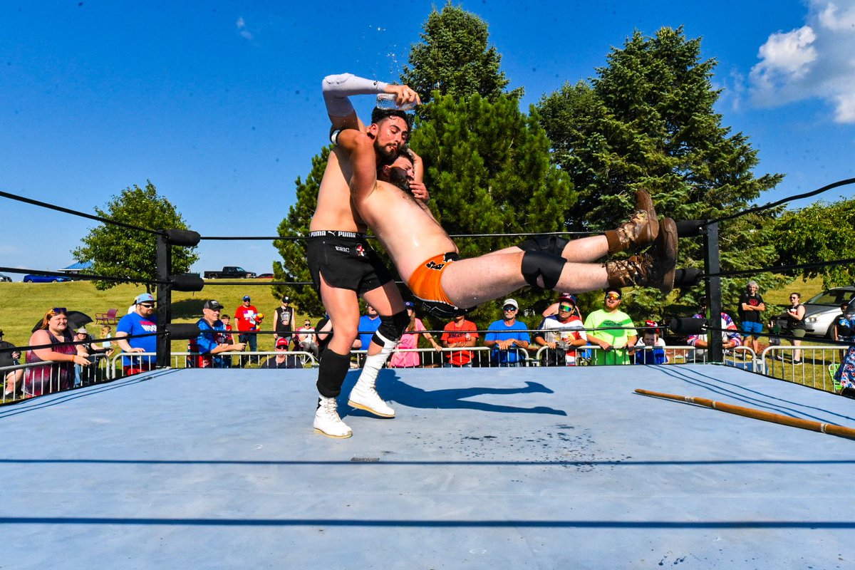 cdye56's tweet image. Can’t have a @CEWlive Live on the 4th of July show without a @JaredThumb stunner!!