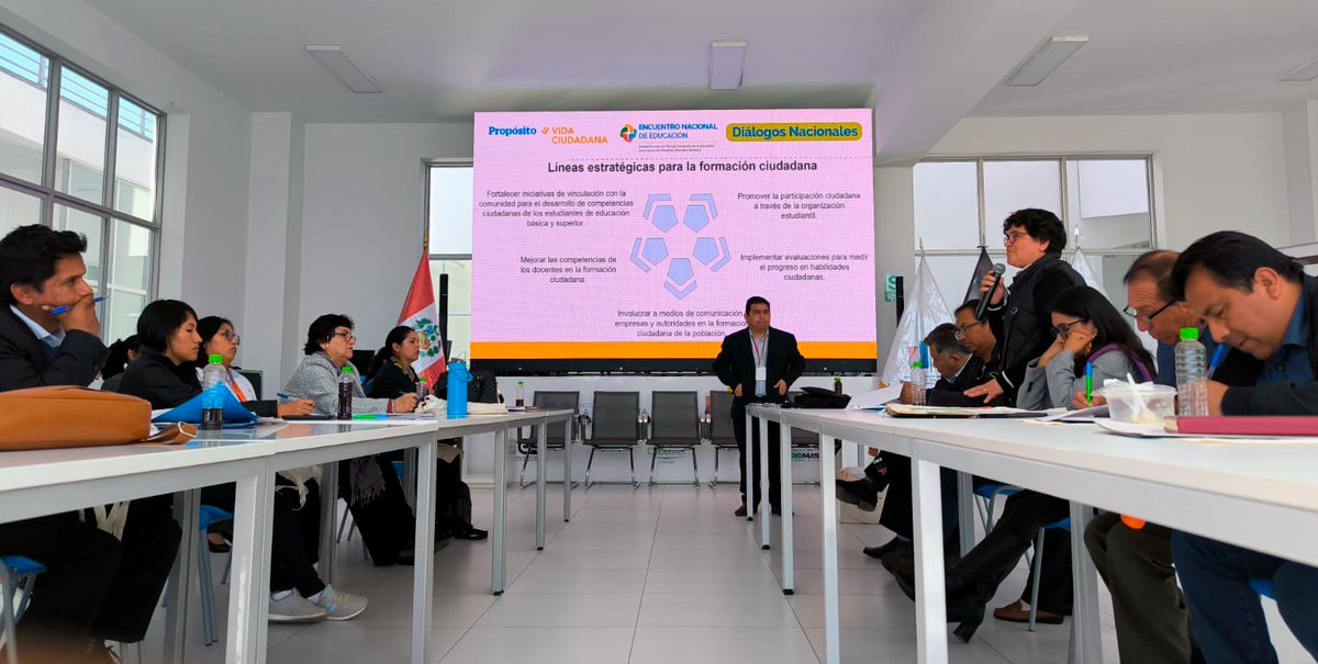 cneperu's tweet photo. 👉 Durante este espacio se abordaron temas estratégicos como fortalecer iniciativas con la comunidad para el desarrollo de competencias de los estudiantes de educación básica y superior; https://t.co/MmKfaTp9go