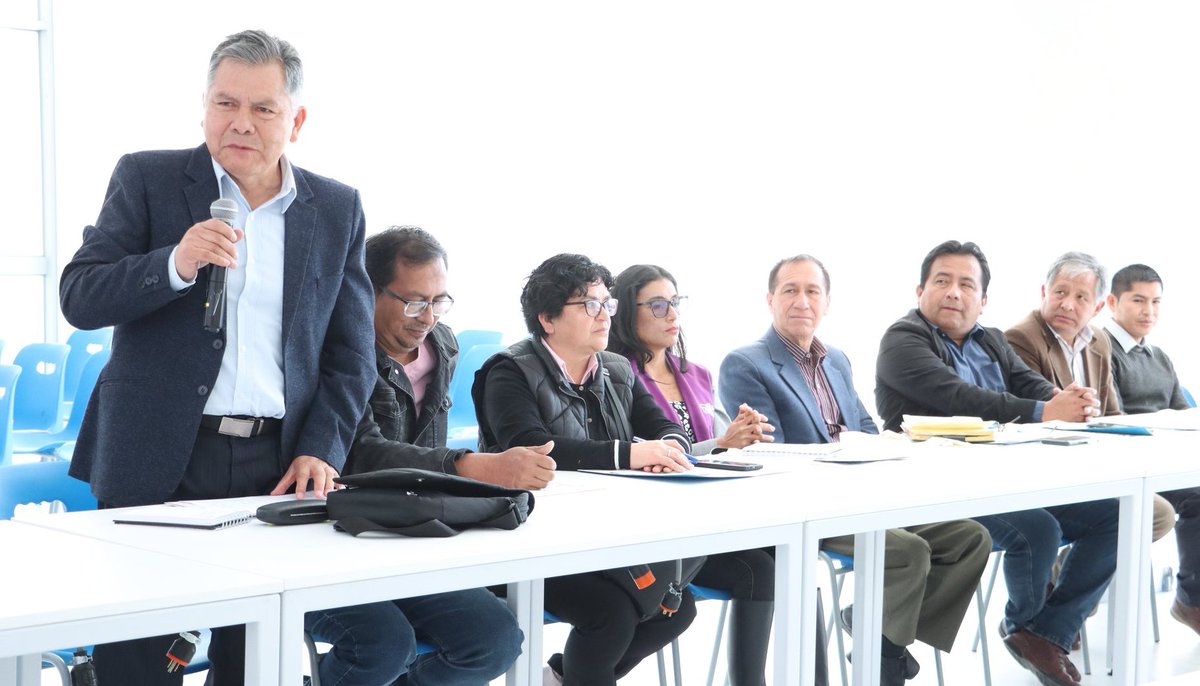 cneperu's tweet photo. 👉 Durante este espacio se abordaron temas estratégicos como fortalecer iniciativas con la comunidad para el desarrollo de competencias de los estudiantes de educación básica y superior; https://t.co/MmKfaTp9go