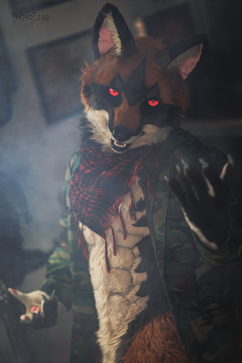 크크큭~ 🦊😈
📷 <a href="/HOYO_110/">HOYO (호요)</a> 
#FursuitEverday