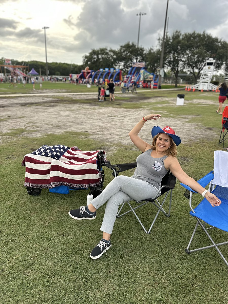 walkimarin's tweet photo. @TownofDavie best town ever. #4thofJuly https://t.co/cMleQoUxpX