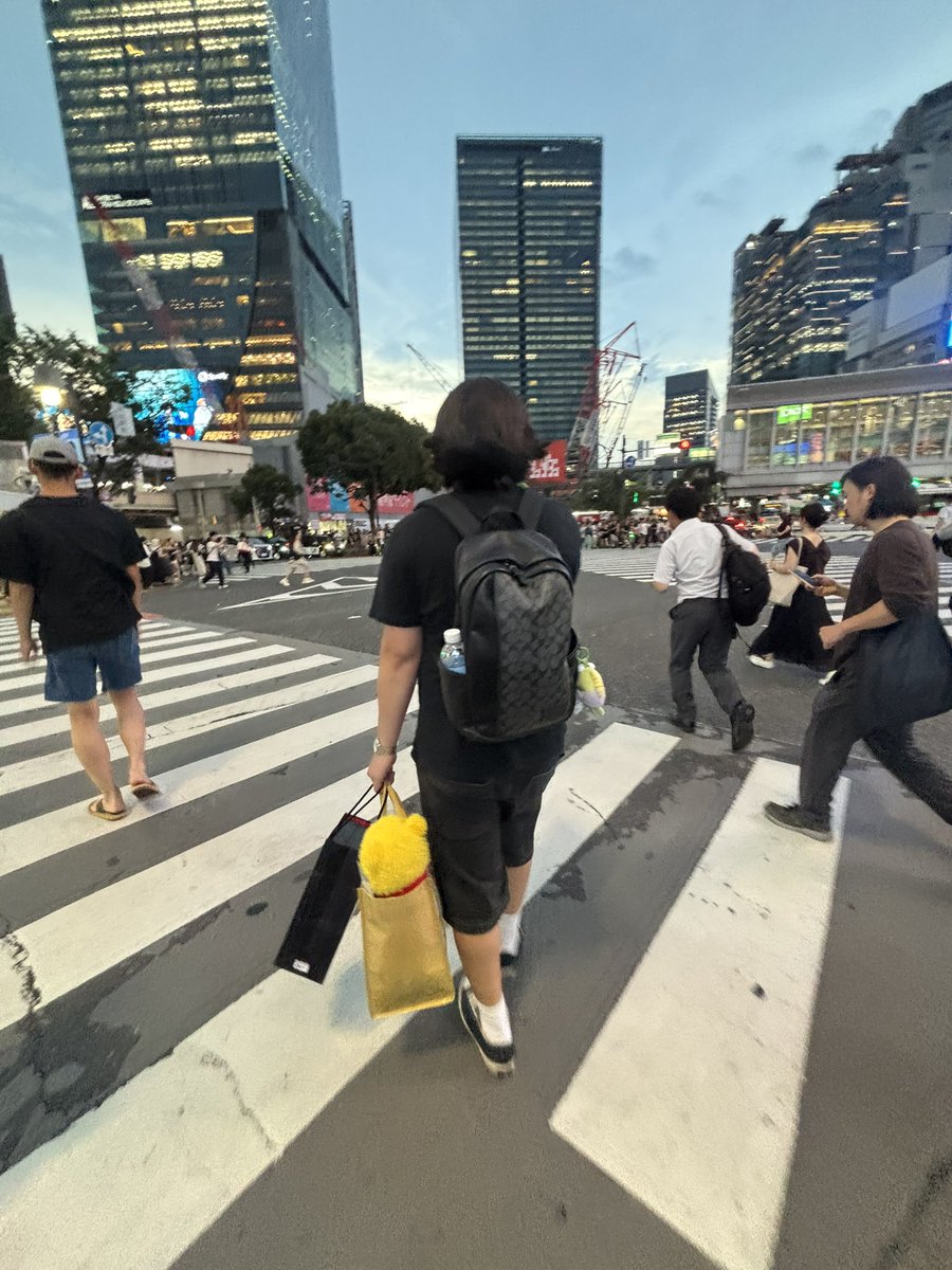raylenesernaa's tweet photo. Tokyo with bae https://t.co/hKNiw4xVLh