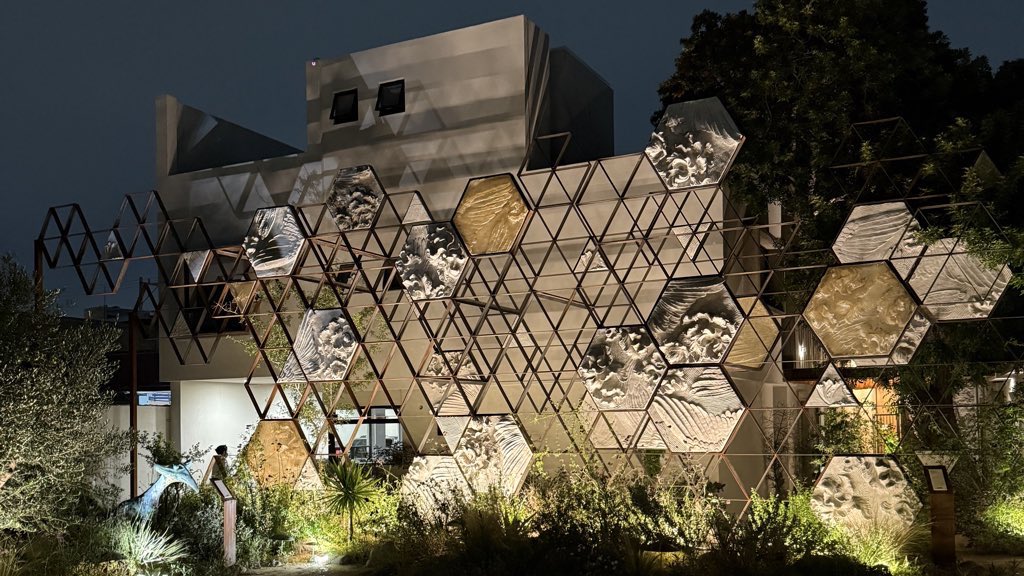 A propósito de las recientes declaraciones del Director General del INFONAVIT sobre la regularización de 145 mil viviendas invadidas, propuesta que contempla ofrecer a los ocupantes ilegales la posibilidad de adquirir estas propiedades a bajo costo o mediante un esquema de renta