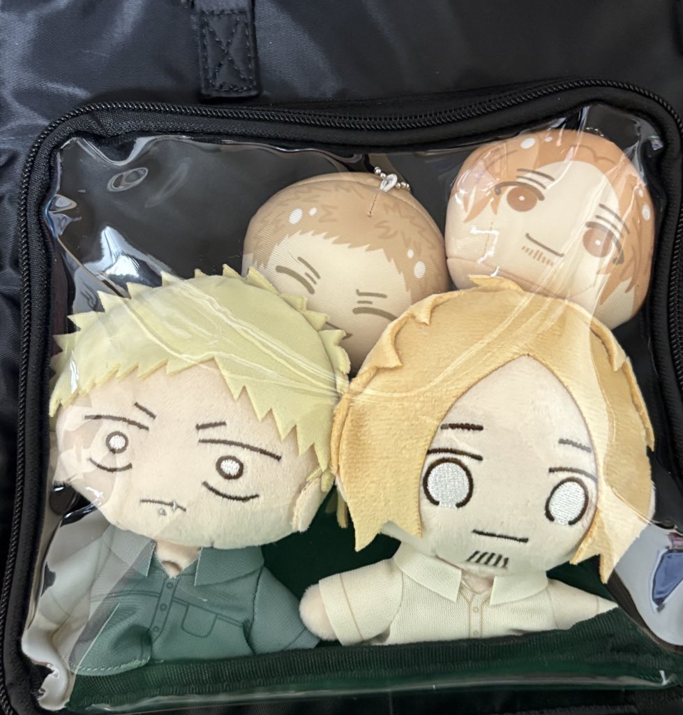 오늘 홍대에
이런 가방을 달고잇는 여성이 보인다면 인사를
해주세요... 바로 접니다...