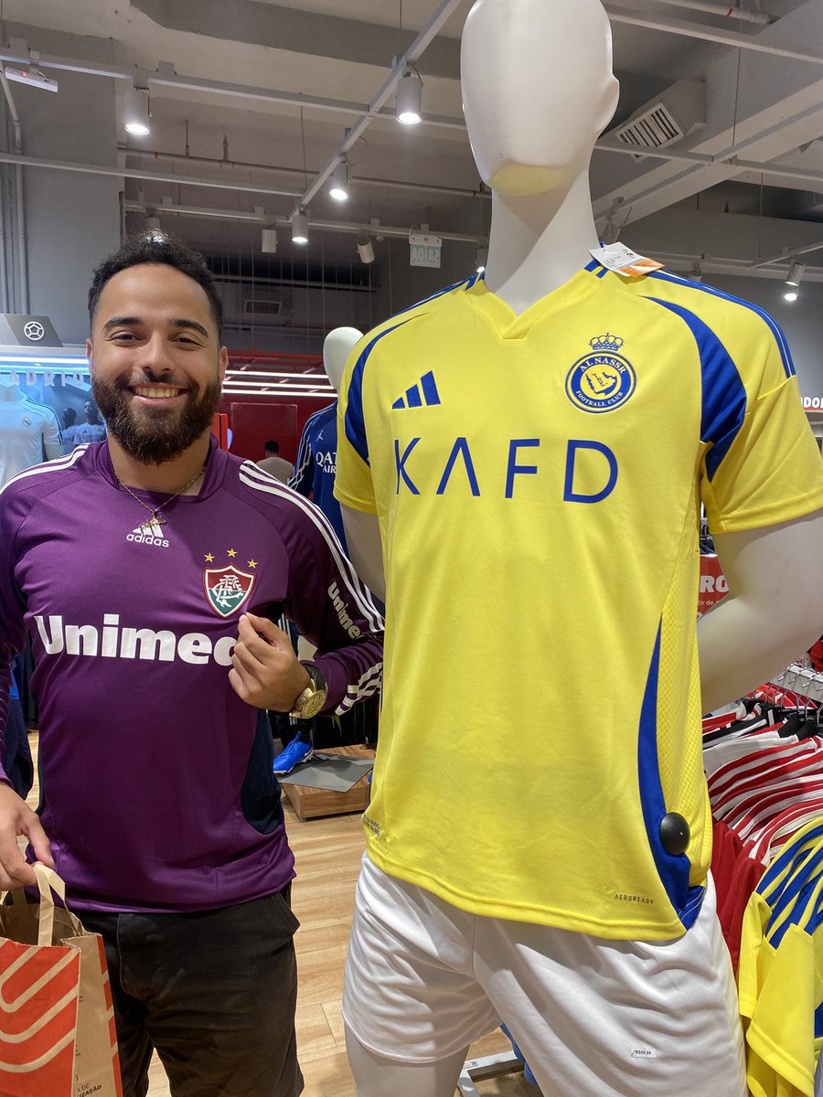 EmmanuelLuiz12's tweet photo. شكراً لجماهير النصر والأهلي والاتحاد على دعمهم لفلومينينسي! وعدٌ تحقق! الهلال نادٍ عظيم أيضاً! ادعموا فلومينينسي وبرازيلينسي! فلسطين حرة!🇭🇺🇧🇷🐊 https://t.co/XsSOjY4bNN