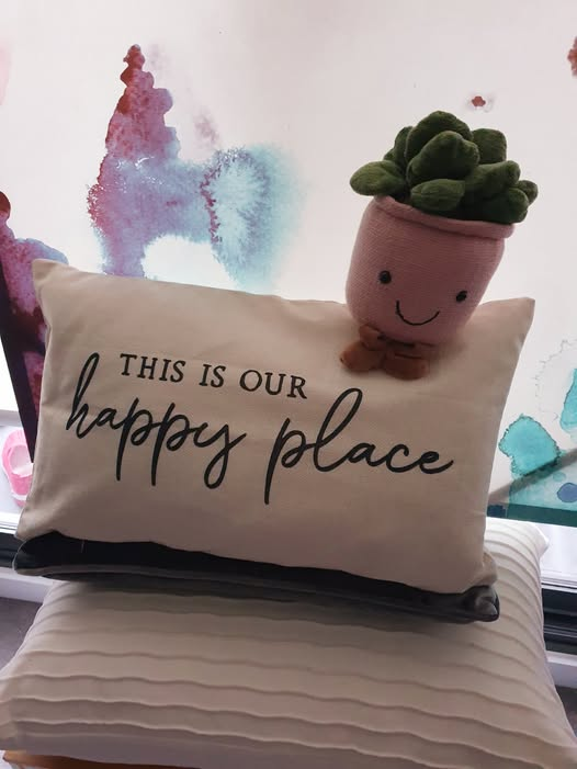 Over on wordle, yes, I like the brain exercise, I'm realizing I couldn't go minimalist as I love the drape of ties over my room divider and the various tapestries, photos and prints around the space. Inspiration arrives in many forms