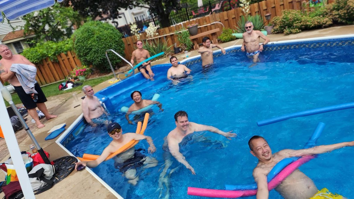 redginger143's tweet image. 🇺🇸🎇 Splashing into the 4th of July at John Kinyon and Hung’s epic Pool potluck! 🌞🍔 Thanks for bringing everyone together! 💦🎉 #FourthOfJuly #PoolPartyFun