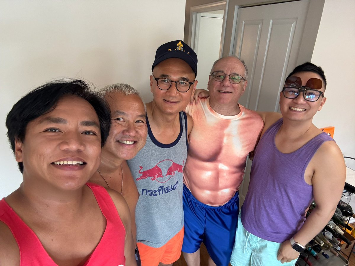 redginger143's tweet image. 🇺🇸🎇 Splashing into the 4th of July at John Kinyon and Hung’s epic Pool potluck! 🌞🍔 Thanks for bringing everyone together! 💦🎉 #FourthOfJuly #PoolPartyFun