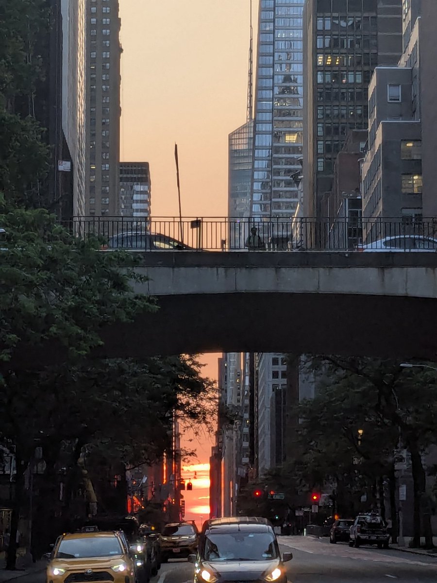 elethereal's tweet image. Happy Independence Day! #manhattanhenge