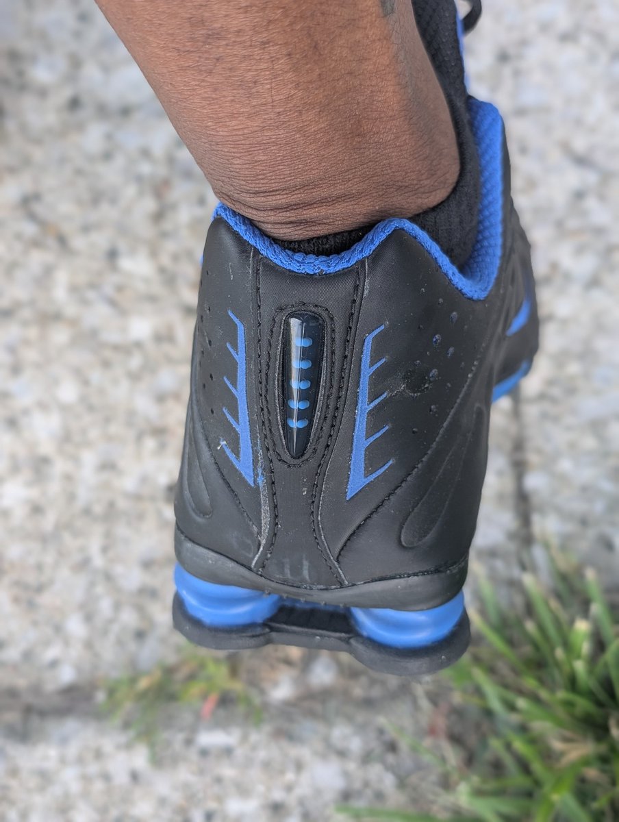 Friday! 
Nike Shox R4
Black Game Royal
#FIREFRIDAYS <a href="/jayguidos/">Jay 🤟🏿💜💛🇸🇻</a>