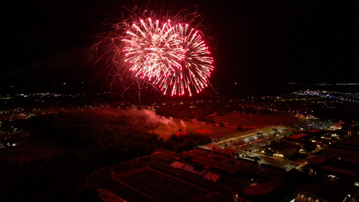 Ending our day of celebration with a bang! The New Albany sky was filled with unforgettable fireworks to conclude our Independence Day celebrations. We hope you all enjoyed the show!

#NewAlbanyOhio