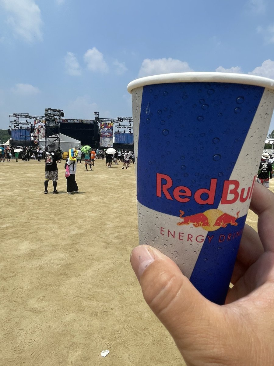 meyniy's tweet photo. 今年はレッドブルスタート
 #京都大作戦
 #レッドブル
 #レッドブルウォッカ https://t.co/zVfimWfsrb