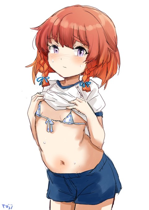 紐みたいな水着付けたまま体育の授業を受けた択捉ちゃん(司令の命令ですっ!) 