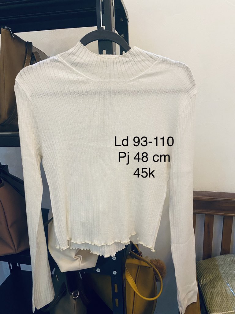 pingunkukecil's tweet photo. @avocalowre Harga spesial hr ini pot 10k/item https://t.co/McJmi6DmKG