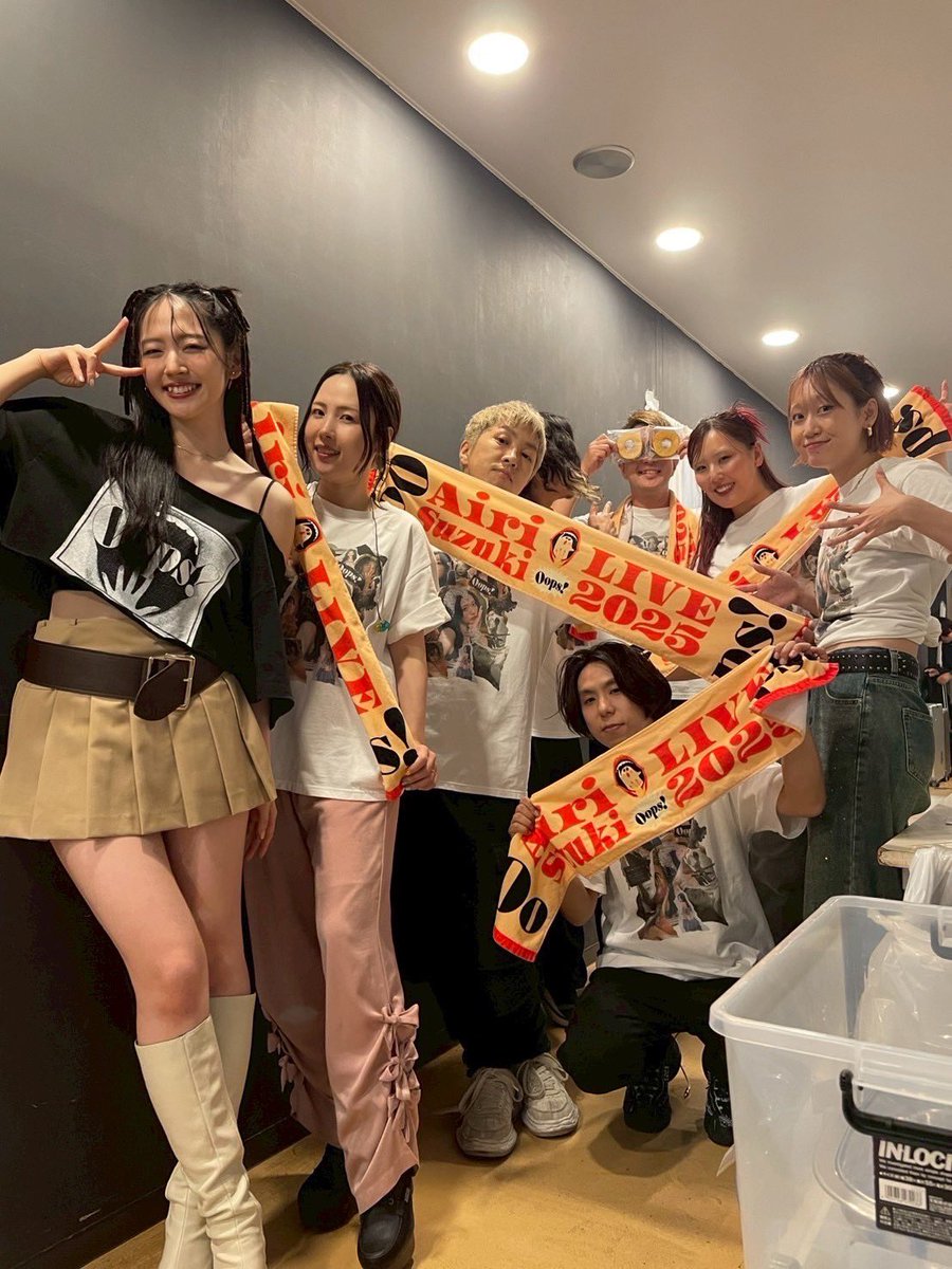 saburou_guitar's tweet photo. 2025.07.04
鈴木愛理
「Live tour 2025 Oops!」
#zeppsapporo

4公演目無事終了！
今回も最高に楽しい時間でした♪
「最高の〜父♪」は、演奏しながらめっちゃ笑ってしまった笑
今回の札幌公演でツアーも折り返しに！
残りツアーも楽しく駆け抜けるぞー！
次は福岡へ！

#鈴木愛理
#Oopsツアー2025 https://t.co/DQ58H2gBzO