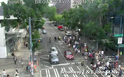 Trình diễn di chuyển SB trên Broadway tại E John