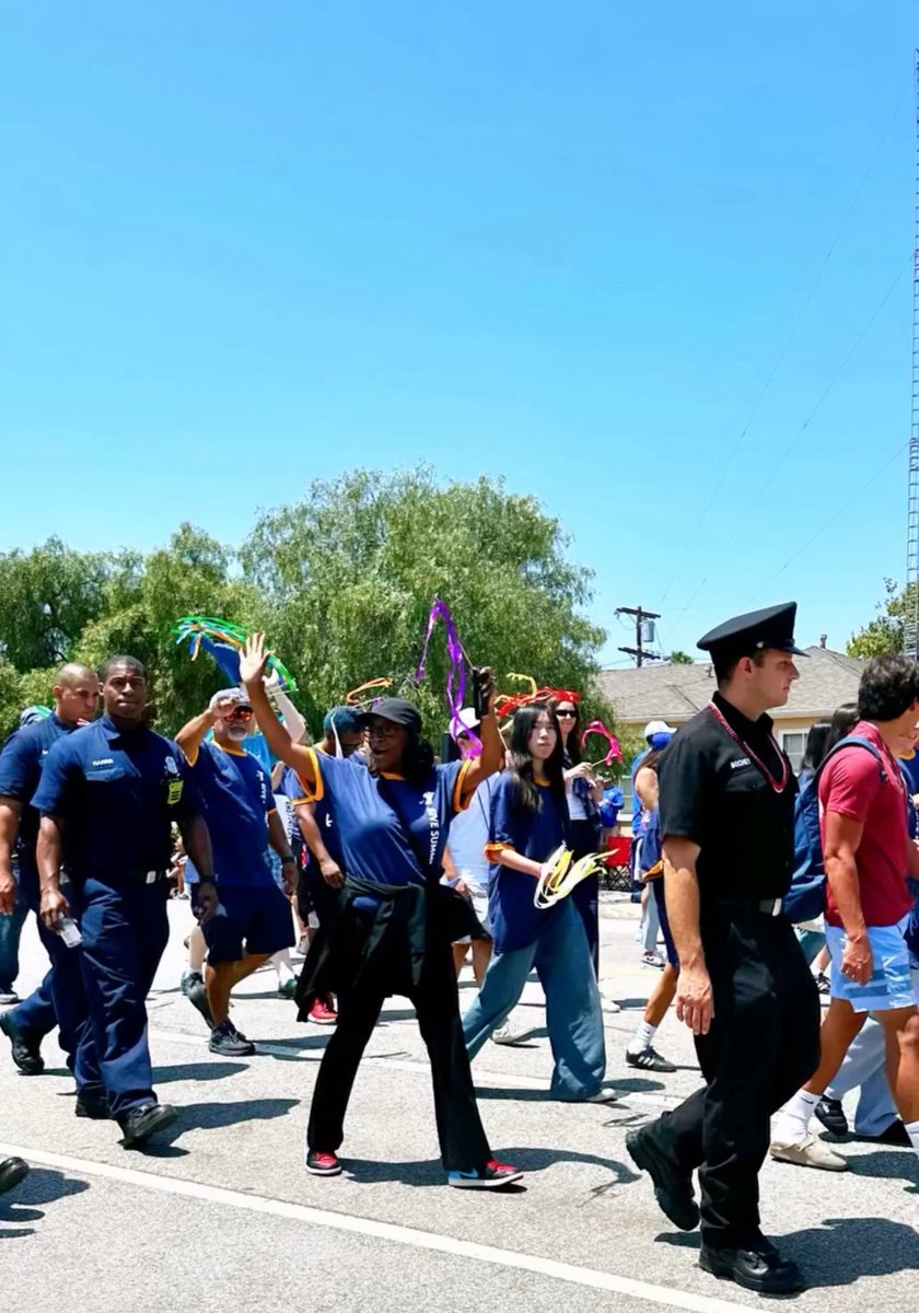 Honored to walk in the Westchester 4th of July Parade with the Grand Marshal Float alongside the LA Fire Department, paying tribute to the brave first responders. 

Proud to represent @westchesterfamilyymca with this amazing group of Fire Relief Volunteers!