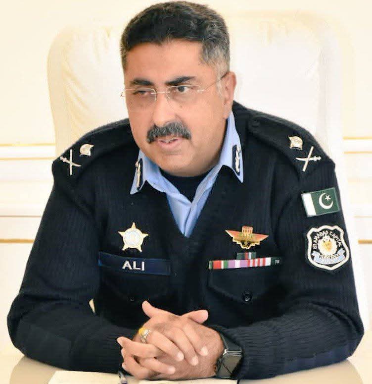 Ali Imran Abbasi (@aliimranabbasi) on Twitter photo ”اسلام آبادمیں اب نوجوان لڑکےبھی گینگ ریپ کاشکارہونےلگے“
'اسلام آباد<a href="/ICT_Police/">Islamabad Police</a>رورل زون میں جعلی سرکاری اہلکاربن کرنوجوان لڑکوں کےساتھ زبردستی گینگ ریپ کرنےوالےملزمان آزادکیوں گھوم رہےہیں؟'
جب پولیس خواتین کےساتھ ریپ کرنےوالوں کا24گھنٹوں میں انکاونٹرکرسکتی ہےتونوجوان لڑکوں ”اسلام آبادمیں اب نوجوان لڑکےبھی گینگ ریپ کاشکارہونےلگے“
'اسلام آباد<a href="/ICT_Police/">Islamabad Police</a>رورل زون میں جعلی سرکاری اہلکاربن کرنوجوان لڑکوں کےساتھ زبردستی گینگ ریپ کرنےوالےملزمان آزادکیوں گھوم رہےہیں؟'
جب پولیس خواتین کےساتھ ریپ کرنےوالوں کا24گھنٹوں میں انکاونٹرکرسکتی ہےتونوجوان لڑکوں