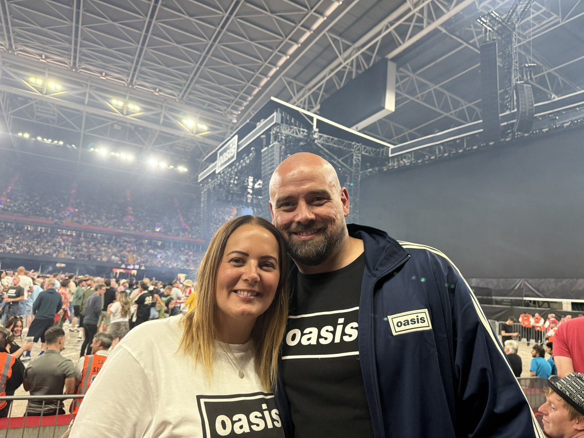 The best night at Oasis, fucking epic

<a href="/liamgallagher/">Liam Gallagher</a>
