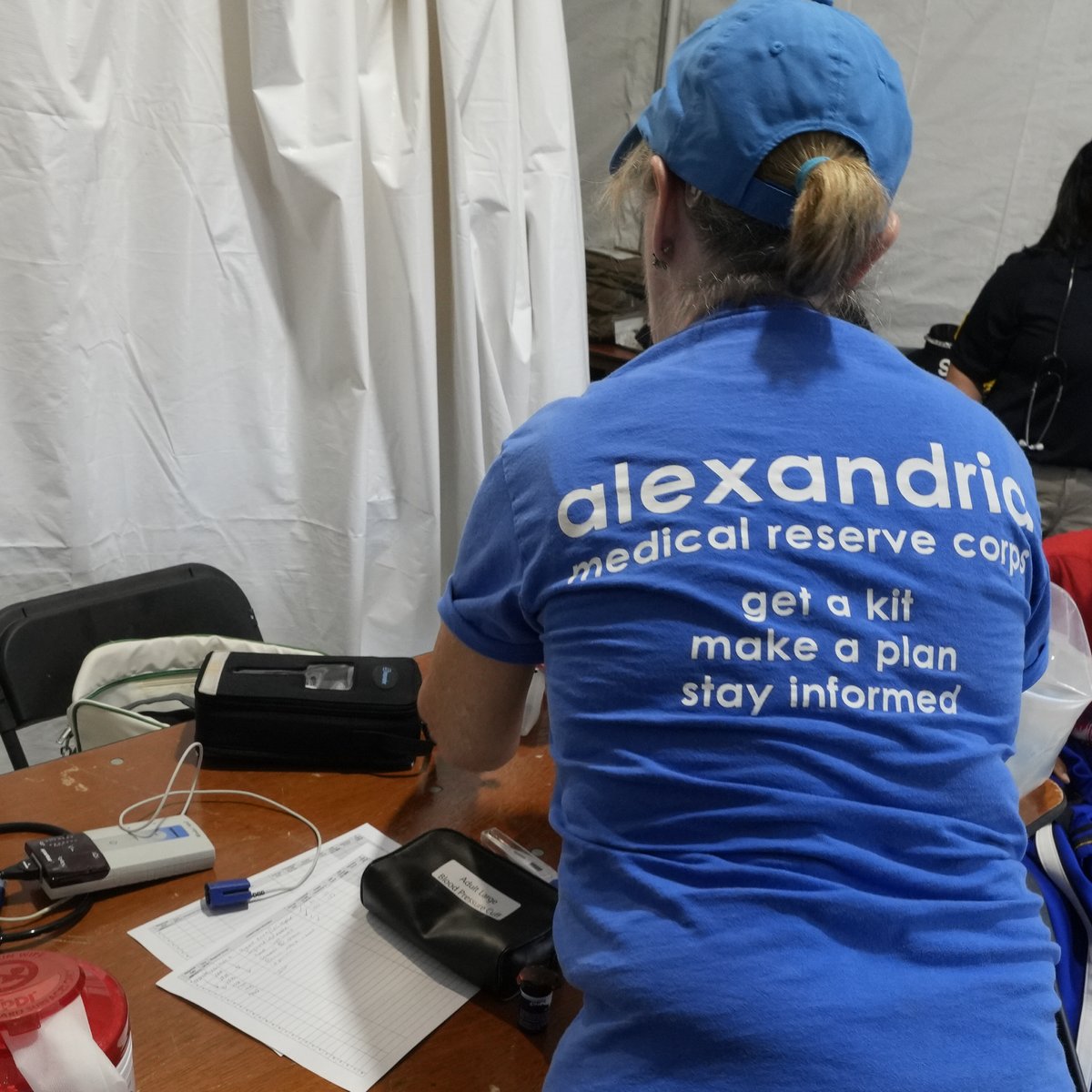 ASPRgov's tweet image. Thanks to our volunteers from the Medical Reserve Corps (@MRC_ASPR) who are providing outstanding medical support during today’s #IndependenceDay celebration in downtown DC. Your dedication to service helps our nation have a safe and healthy birthday celebration.