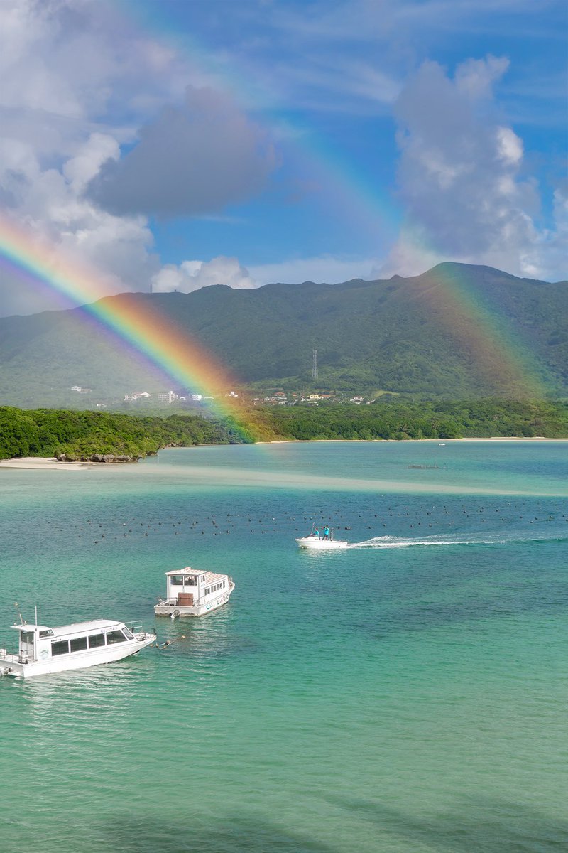 石垣島
川平湾に架かるダブルレインボー🌈🌈

ダブルレインボーは
内と外で色の配列が逆って知ってた？