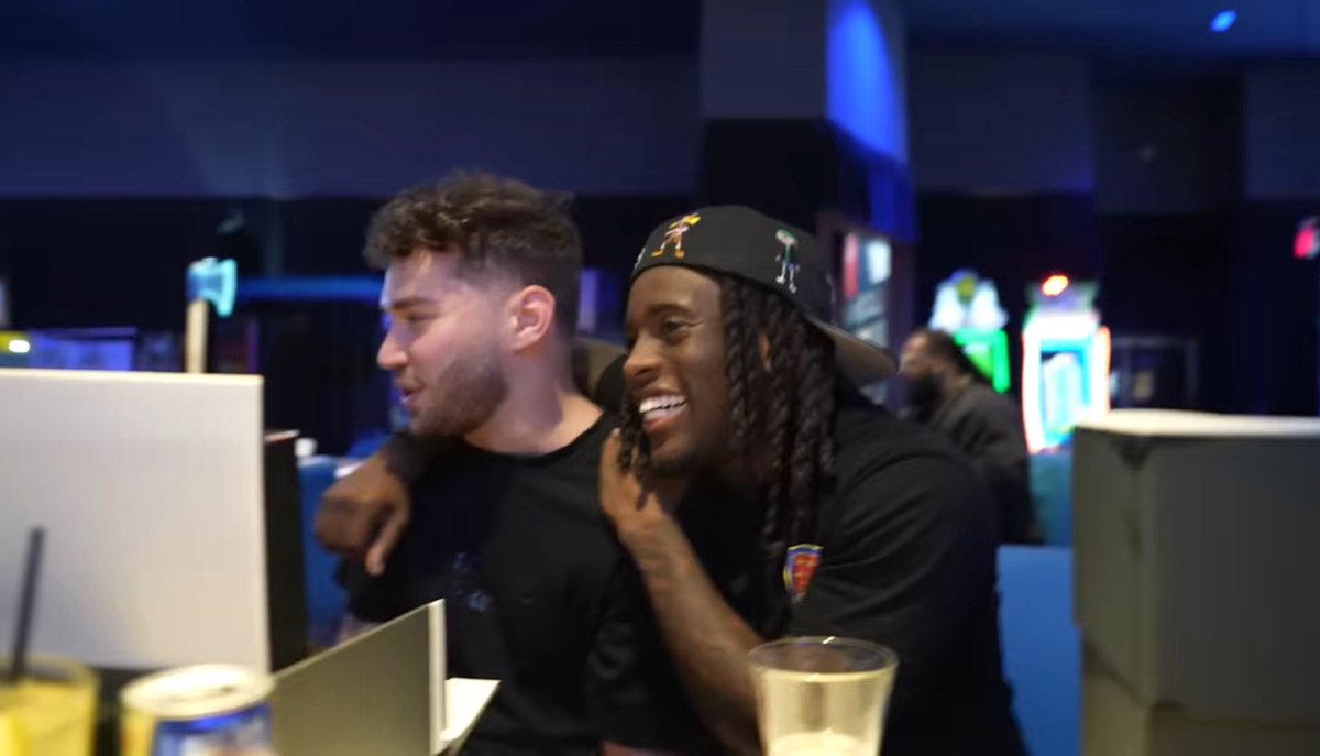 The internet ruined a beautiful friendship 💔💔