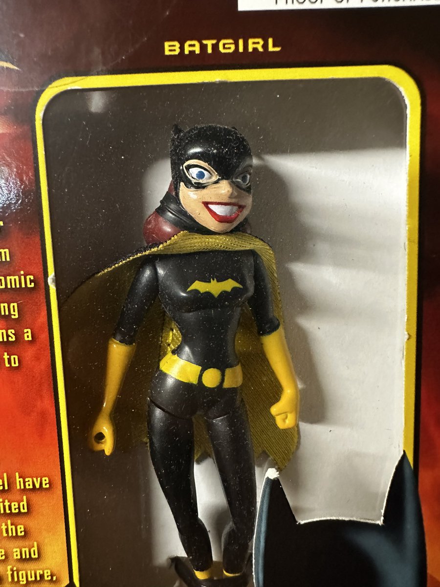 Gingervitus126's tweet image. Got a pretty rare variant for my Xbox set at @TooManyGames last weekend!!
The batgirl figure is awful looking but gives that extra stupid charm 😂
