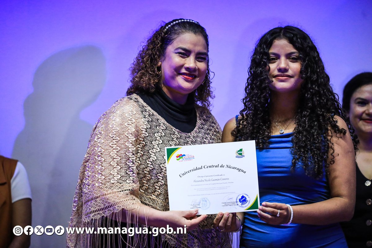 🎓📱 ¡Nuevos productores de contenido digital!
Más de 70 jóvenes recibieron su certificación como generadores de contenido digital, tras culminar con éxito los cursos gratuitos impartidos por la Casa de Cultura y Creatividad “Hugo Hernández Oviedo”.