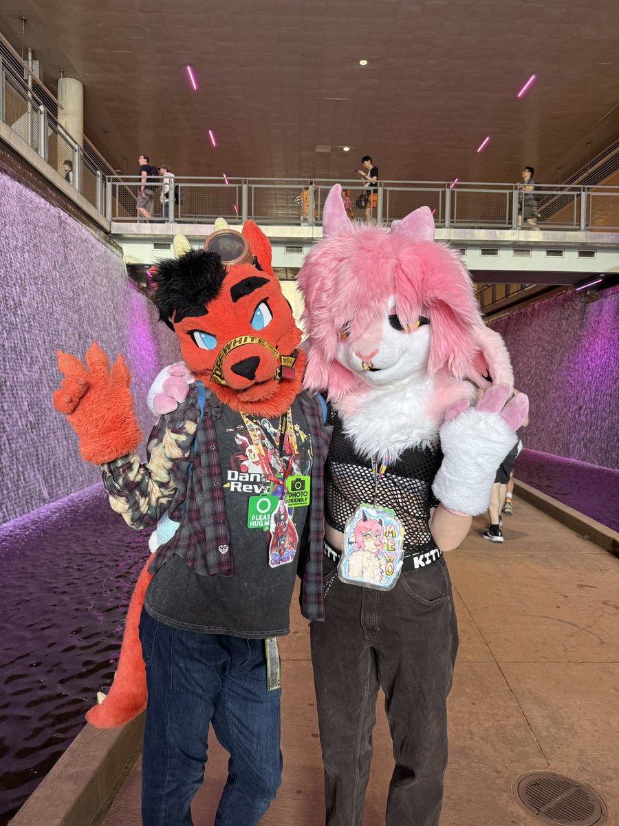 <a href="/furry_crossing/">FC — OPEN COMMS!</a> mini family here at anthrocon!
