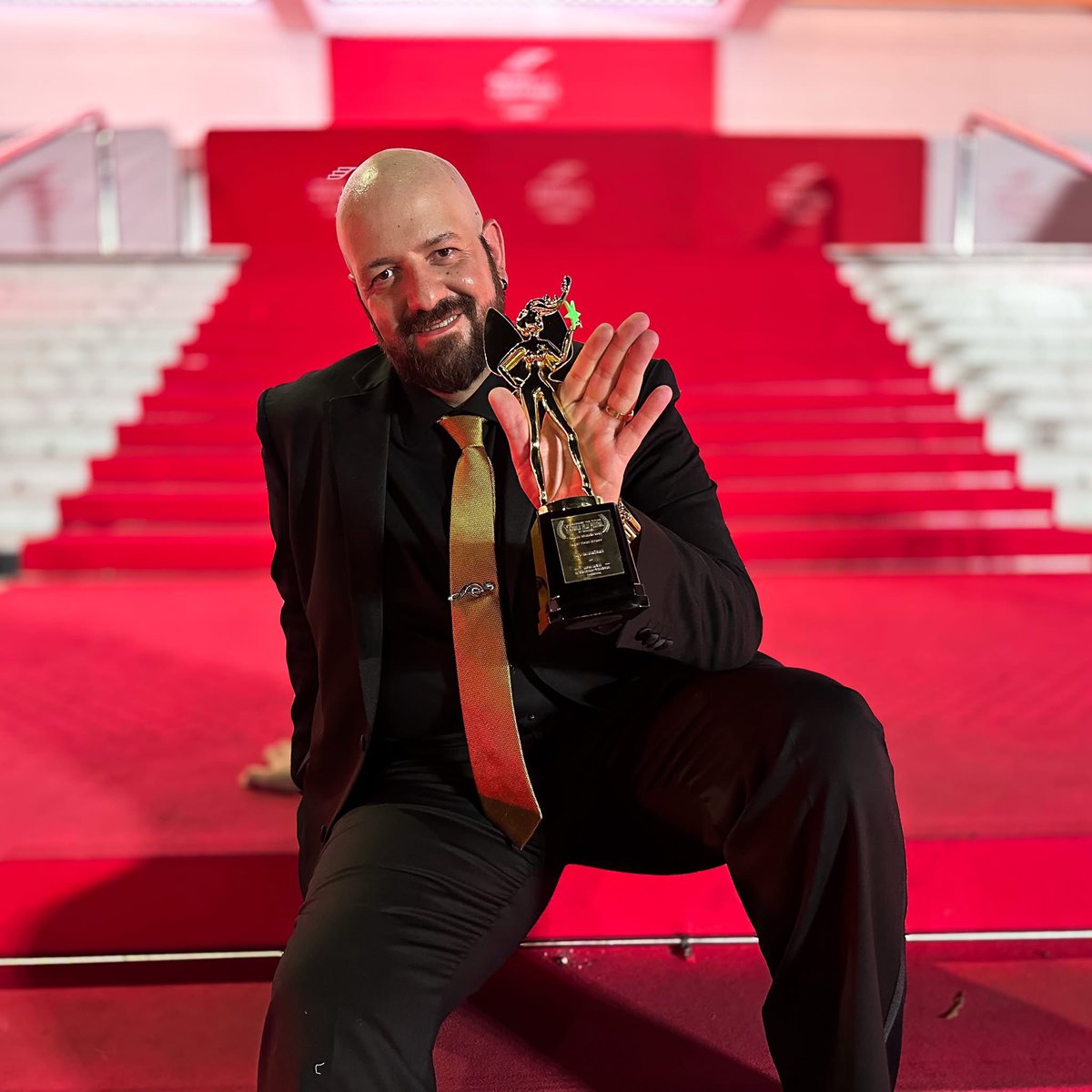 🎬✨ ¡Orgullo UDLAP! ✨🎬

Felicitamos a Gonzalo Figueroa Fernández, egresado de la Licenciatura en Ciencias de la Comunicación, generación 2014, por recibir el premio a “Mejor historia real” en el World Film Festival en Cannes, Francia, por el documental Sin Barreras.